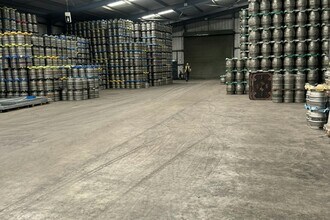 Roseland Business Park, Long Bennington to rent Interior Photo- Image 2 of 3