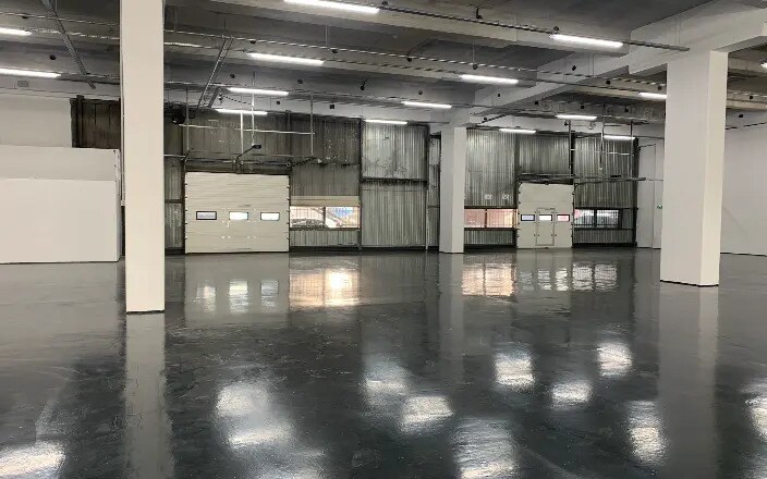 Light Industrial in Pantin to rent Building Photo- Image 1 of 7