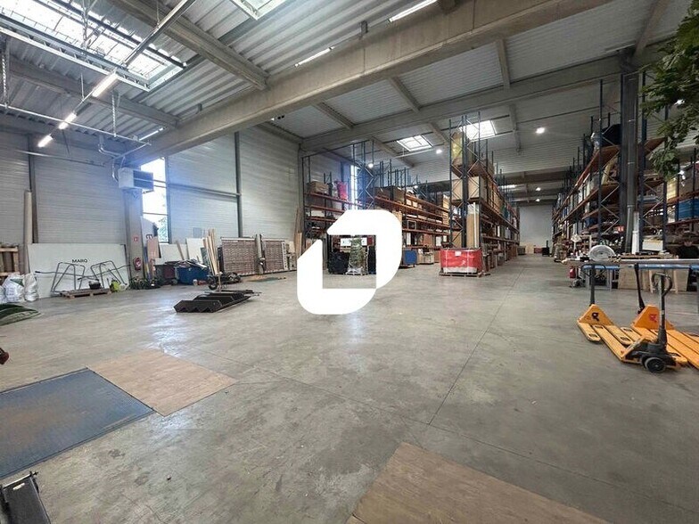 Light Industrial in Sartrouville to rent - Building Photo - Image 3 of 26