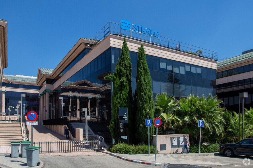 Vía Dos Castillas, 33, Pozuelo de Alarcón, Madrid to rent - Primary Photo - Image 1 of 2