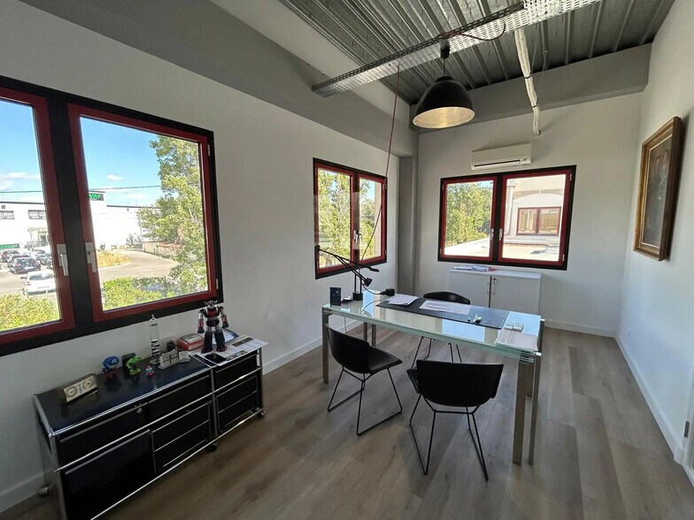 Office in Aubagne to rent - Interior Photo - Image 3 of 6
