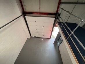 Anchor Bridge Way, Dewsbury to rent Interior Photo- Image 2 of 5