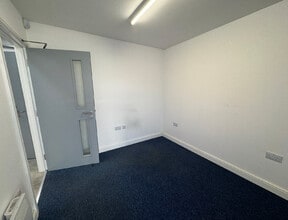 Whiteley Way, Peterborough to rent Interior Photo- Image 2 of 6