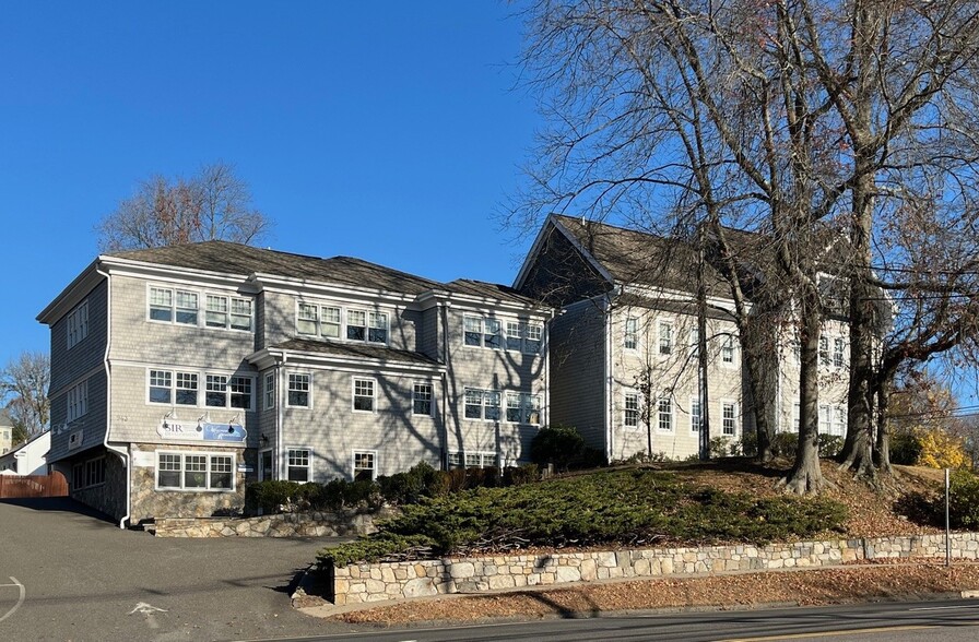 943 Post Rd E, Westport, CT for rent - Building Photo - Image 1 of 8