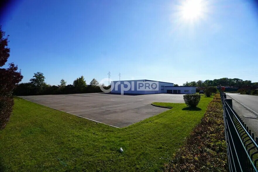 Light Industrial in Saint-Apollinaire to rent - Building Photo - Image 1 of 8