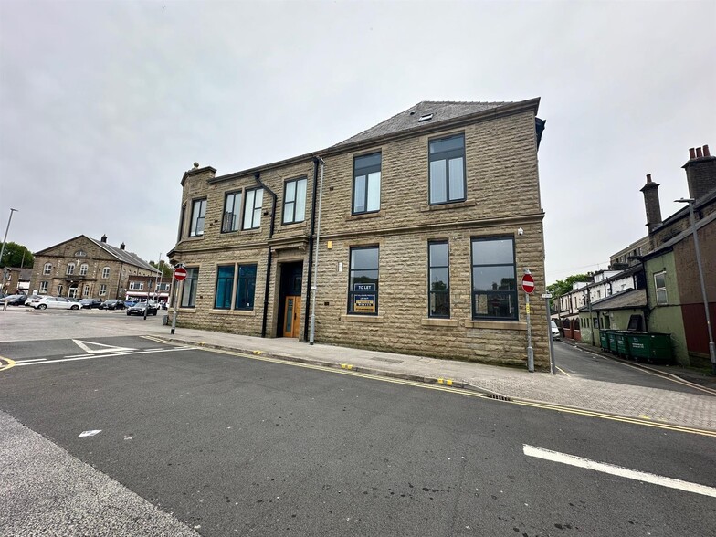 Lord St, Rossendale for rent - Building Photo - Image 2 of 5