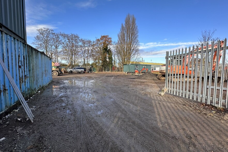 Kingsnorth Industrial Estate, Rochester for rent - Building Photo - Image 2 of 4