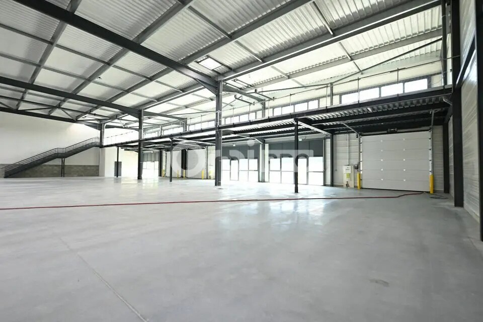 Location Local d'activités 365 m² à 5 608 m² - Photo 1