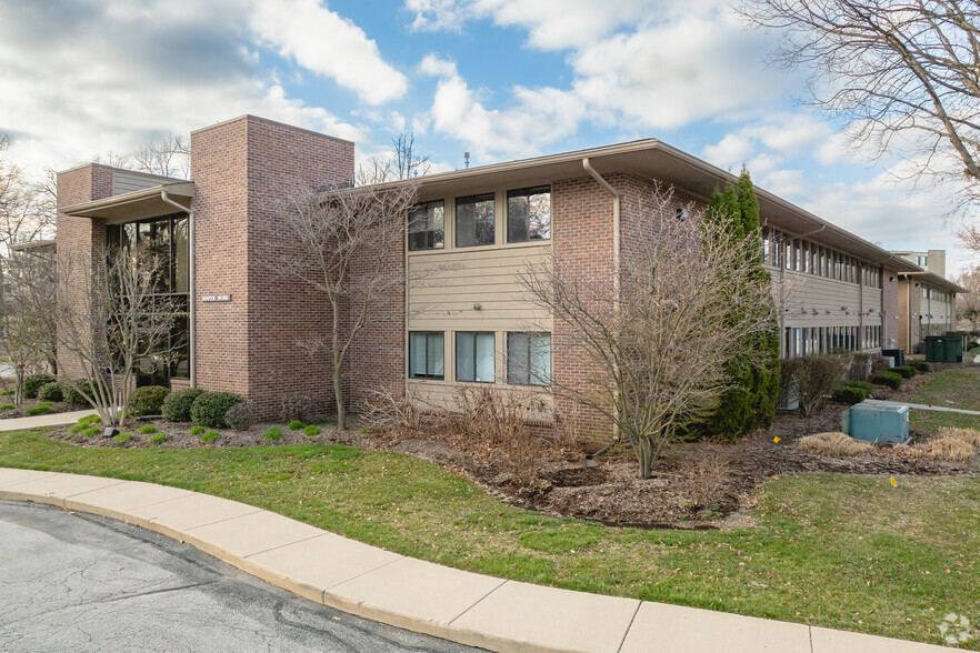 3425 Executive Pky, Toledo, OH for rent - Building Photo - Image 1 of 4