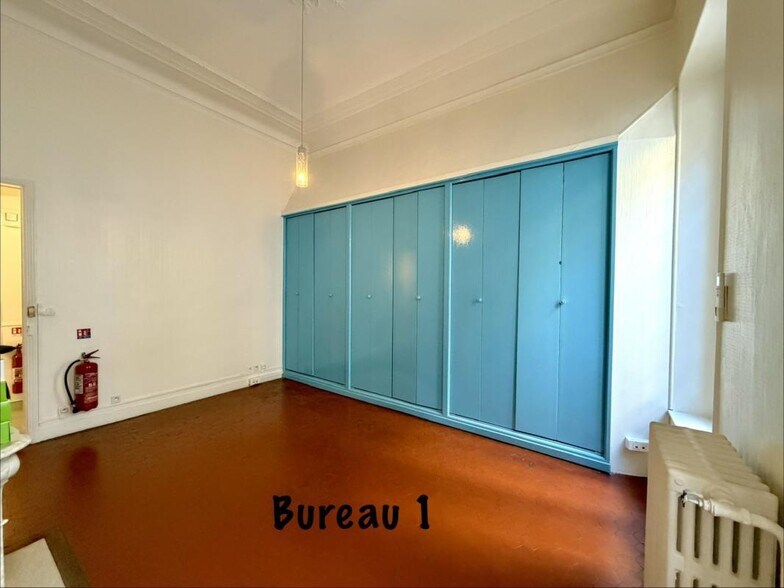 Office / Medical in Marseille to rent - Interior Photo - Image 3 of 7