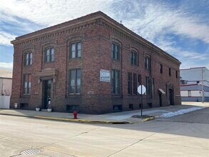 300 S Center St, Beaver Dam, WI for rent Building Photo- Image 1 of 3