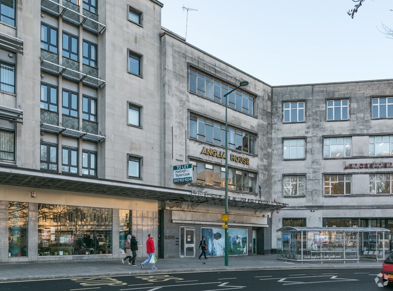 10 Derrys Cross, Plymouth to rent - Primary Photo - Image 1 of 4