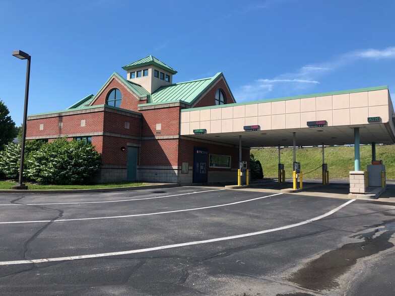 1002 Trinity Cir, Washington, PA for sale - Primary Photo - Image 1 of 1