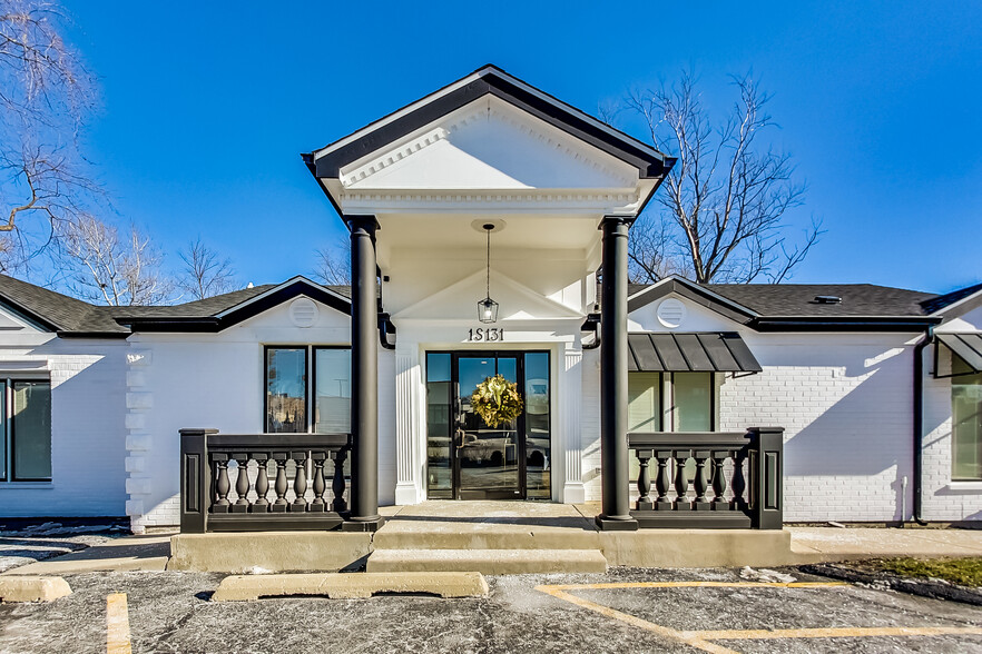 1S131 Summit Ave, Oakbrook Terrace, IL for sale - Building Photo - Image 1 of 1