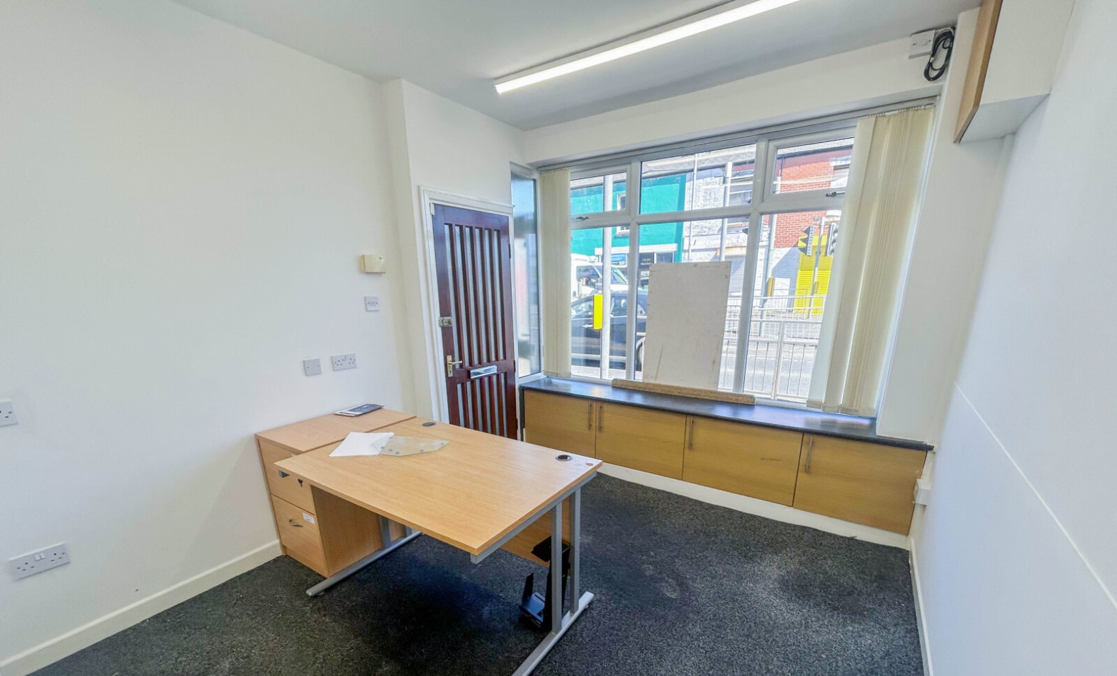 214 Albert Rd, Bolton to rent Interior Photo- Image 1 of 5