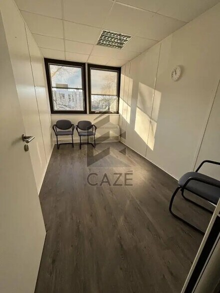 Office in Bruges to rent - Interior Photo - Image 2 of 4