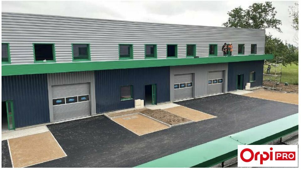 Light Industrial in Tignieu-Jameyzieu to rent - Building Photo - Image 3 of 6