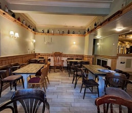 23 Park St, Swansea to rent Interior Photo- Image 2 of 4