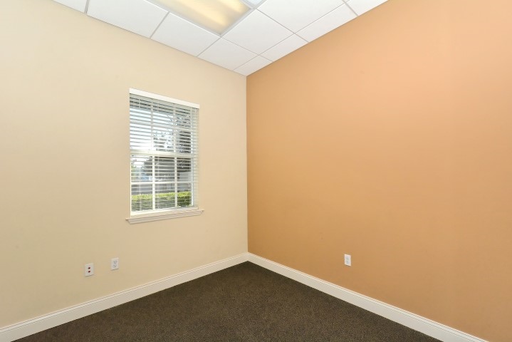 5602 Marquesas Cir, Sarasota, FL for rent - Interior Photo - Image 3 of 22