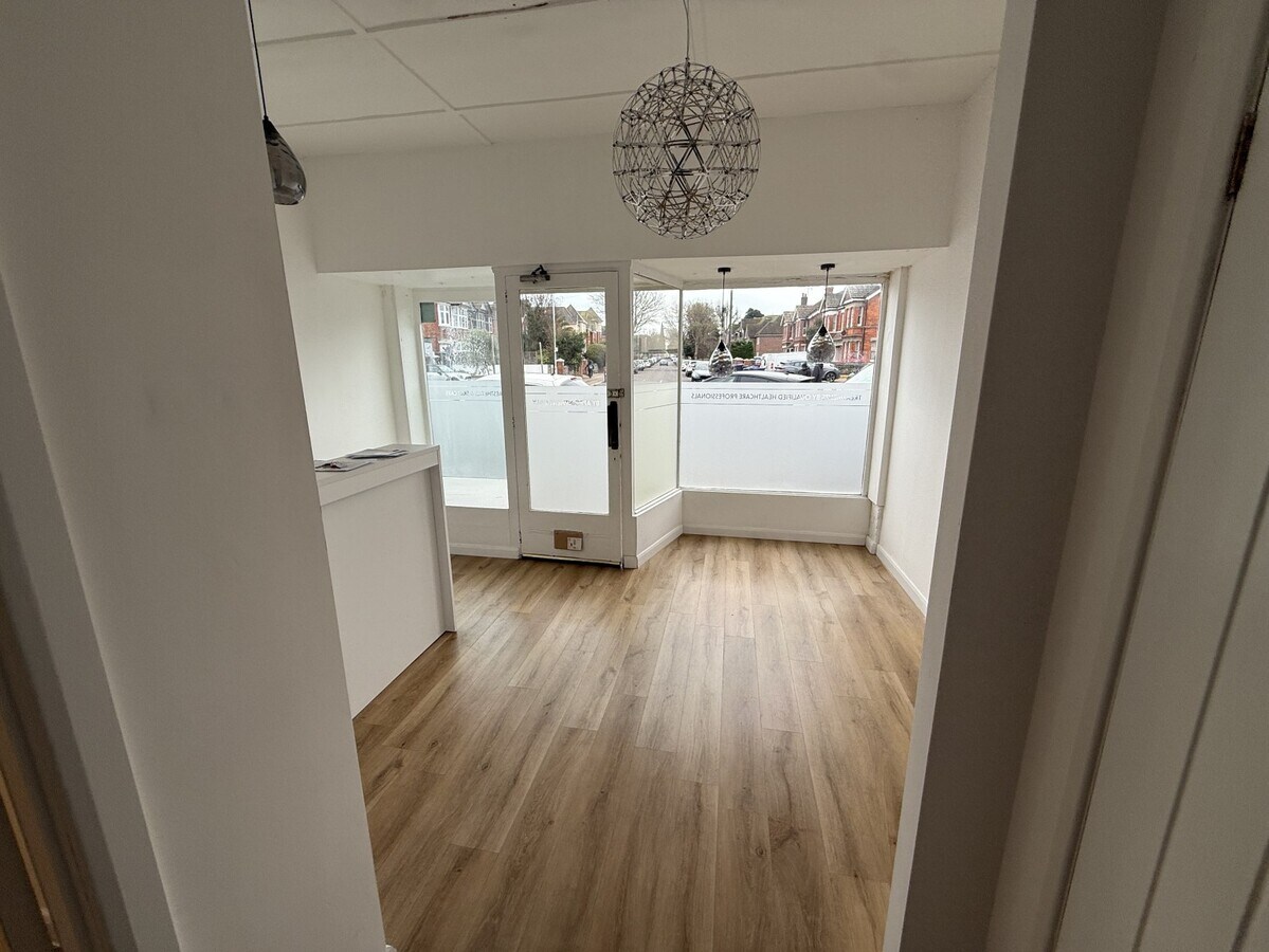 42-48 New Broadway, Worthing, WSX BN11 4HS - Unit 48 -  - Interior Photo - Image 1 of 4