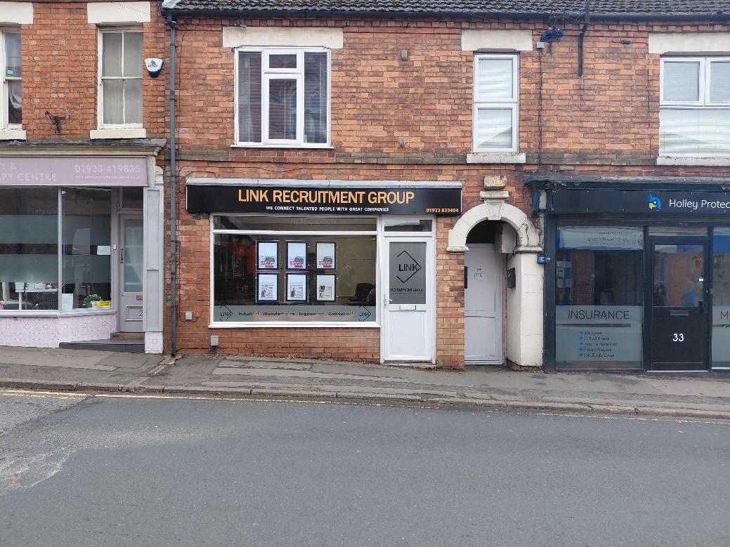 31 Church St, Rushden to rent Building Photo- Image 1 of 1