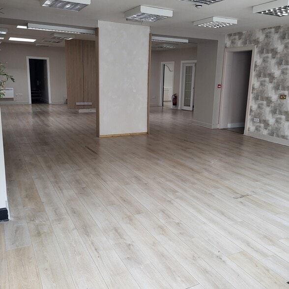 118-122 Academy St, Inverness to rent - Building Photo - Image 2 of 4