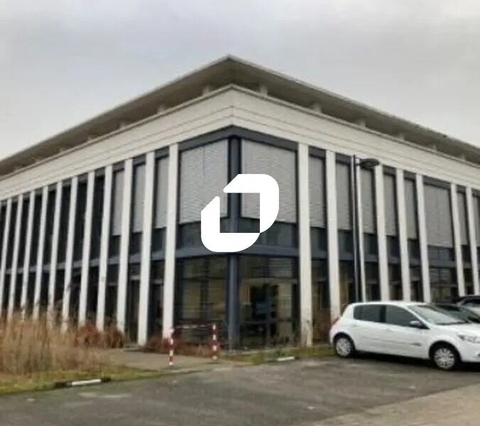 3 Boulevard Jean Moulin, Élancourt to rent Building Photo- Image 1 of 3