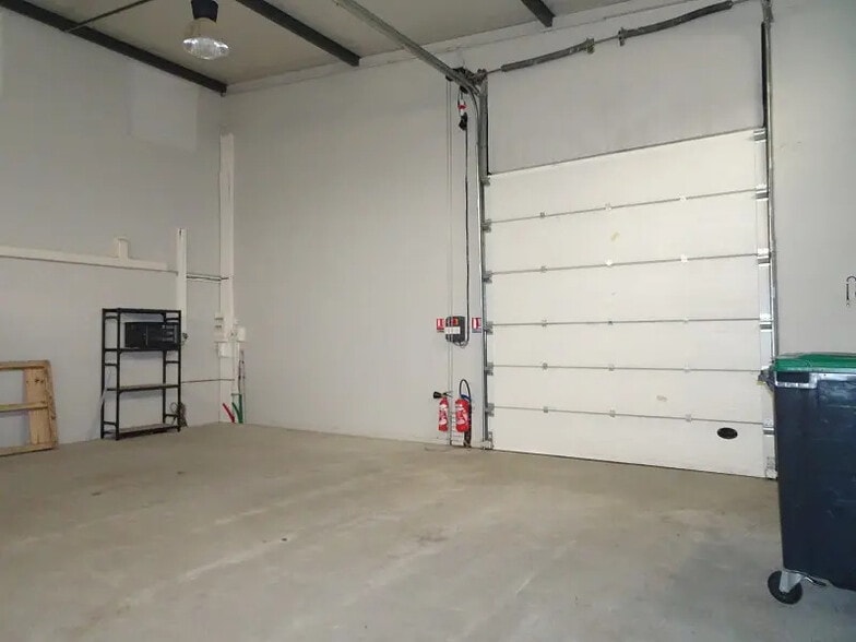 Light Industrial in Colomiers to rent - Building Photo - Image 2 of 8