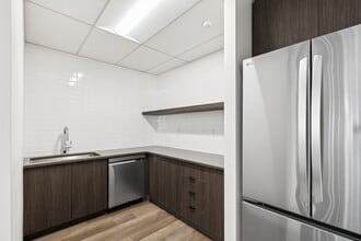 509 Olive Way, Seattle, WA to rent Interior Photo- Image 2 of 2