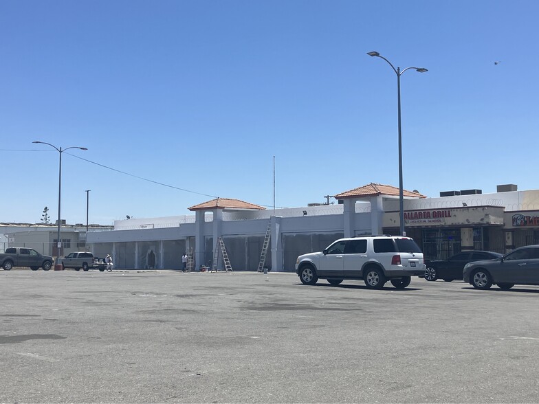 1015 Columbus St, Bakersfield, CA for rent - Building Photo - Image 2 of 5