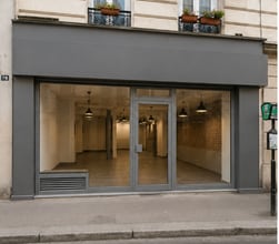 Retail in Paris to rent Interior Photo- Image 1 of 4