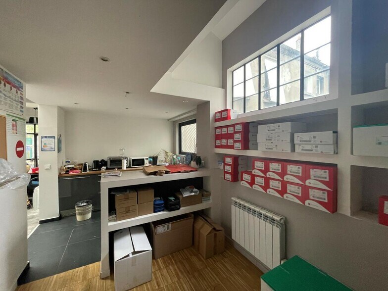 Light Industrial in Le Kremlin-Bicêtre for sale - Interior Photo - Image 3 of 11