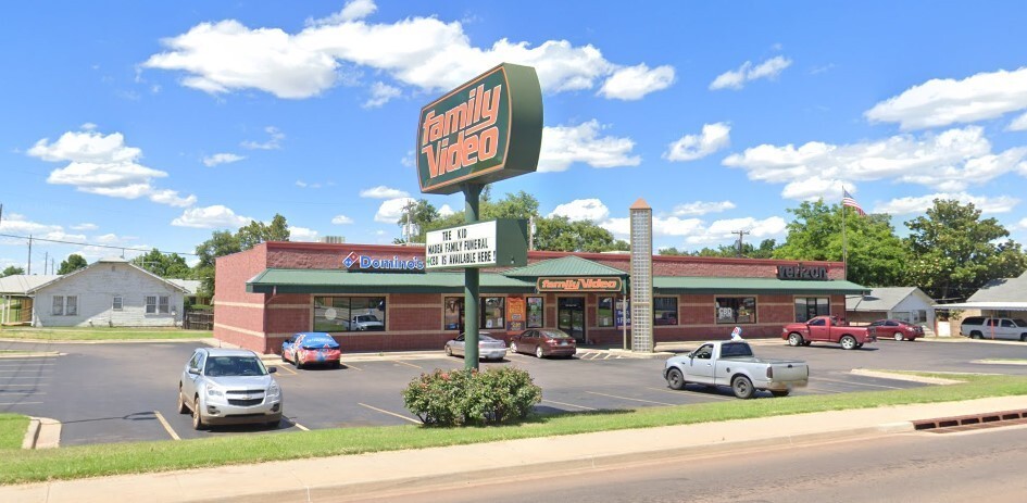 1023 W 3rd St, Elk City, OK for rent - Building Photo - Image 1 of 6