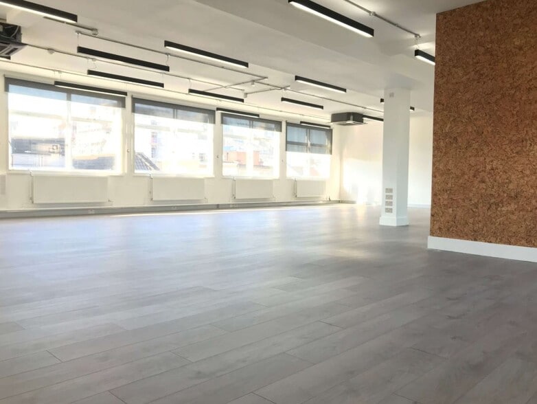 32-36 Great Portland St, London to rent - Interior Photo - Image 2 of 11