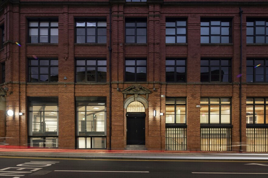Ducie St, Manchester to rent - Building Photo - Image 2 of 11
