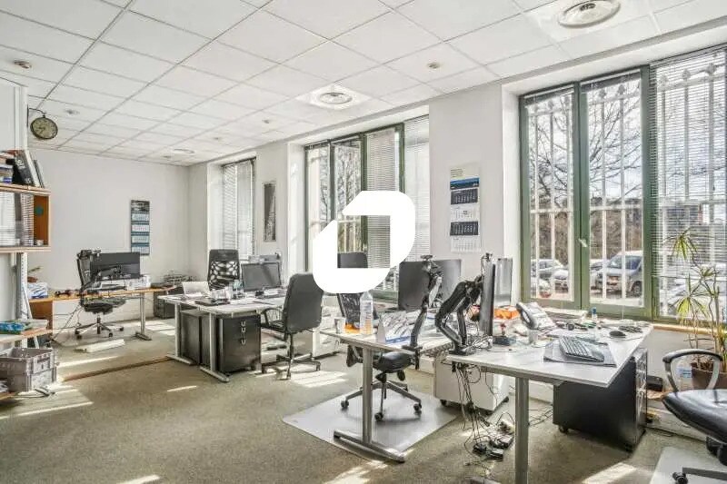 Office in Caluire-et-Cuire for sale Building Photo- Image 1 of 13