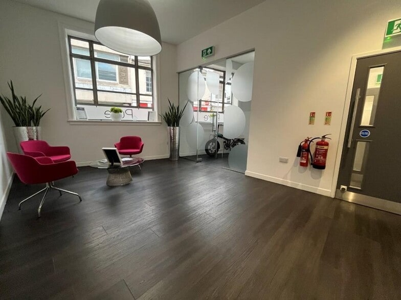 11-13 Princes St, Ipswich to rent - Building Photo - Image 1 of 2