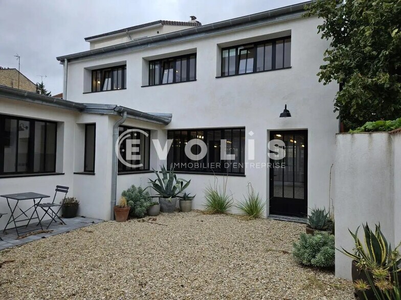 Office in Arcueil to rent - Building Photo - Image 2 of 24