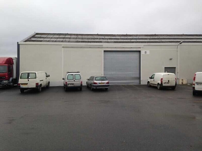 Industrial in Épinay-sur-Seine to rent - Building Photo - Image 2 of 20