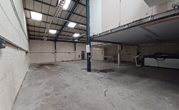 10-15 Kay Close, Plymouth to rent Interior Photo- Image 2 of 3