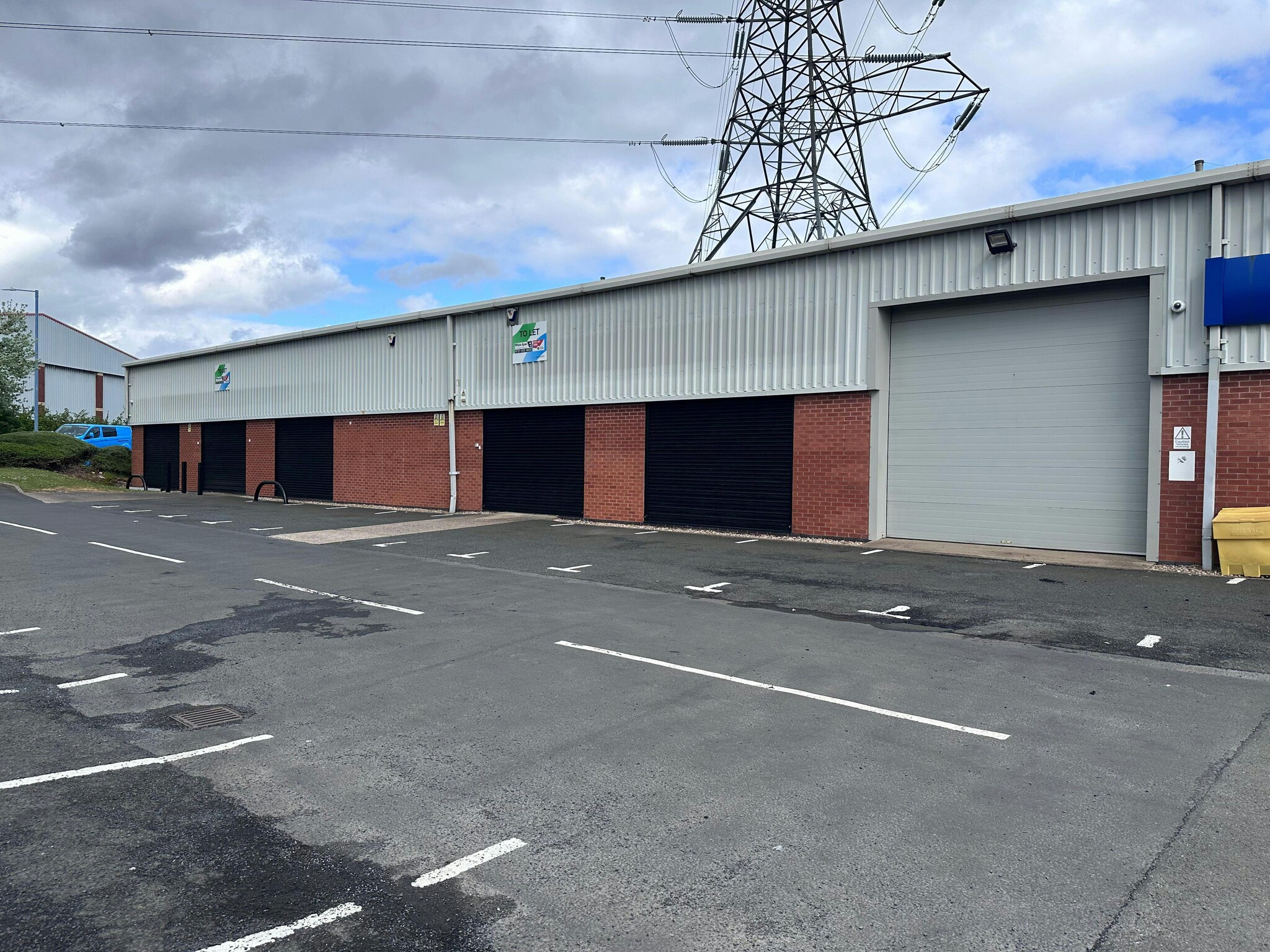 Portway Rd, Oldbury to rent Building Photo- Image 1 of 7