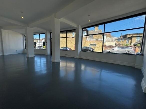 58-62 Elm Rd, Leigh On Sea to rent - Interior Photo - Image 3 of 6