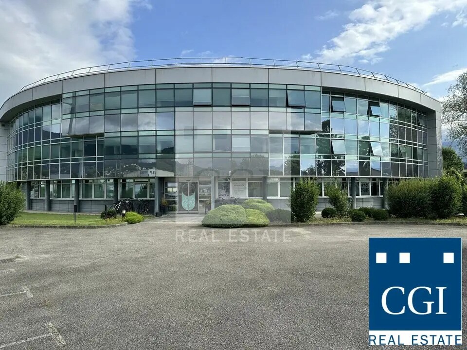 Office in La Motte-Servolex to rent Building Photo- Image 1 of 10