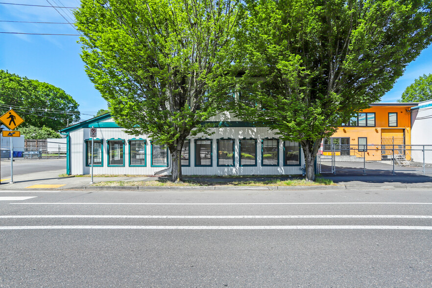 1625 SE Lafayette St, Portland, OR for rent - Building Photo - Image 3 of 10