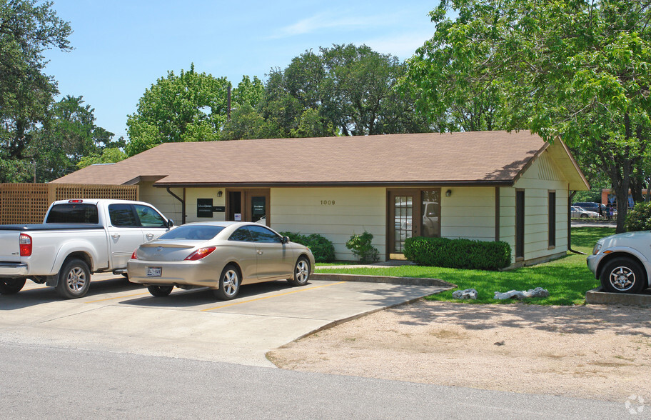 1009 Meredith Dr, Austin, TX for rent - Primary Photo - Image 1 of 2