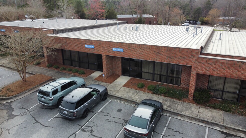 1945-1947 Evans rd, Cary, NC for rent - Primary Photo - Image 1 of 5