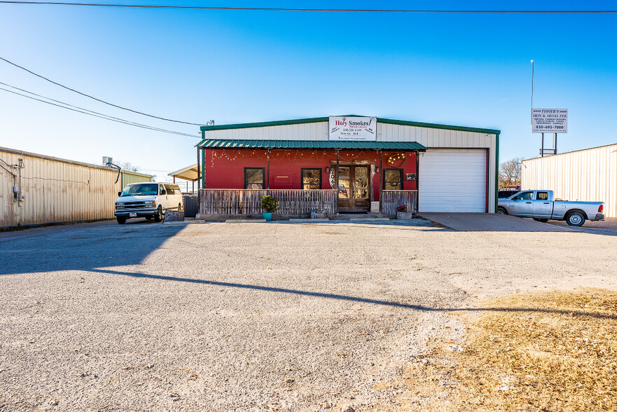 2704 Commerce St, Marble Falls, TX for rent - Building Photo - Image 2 of 14