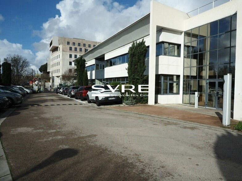 Office in Marseille to rent - Building Photo - Image 3 of 12