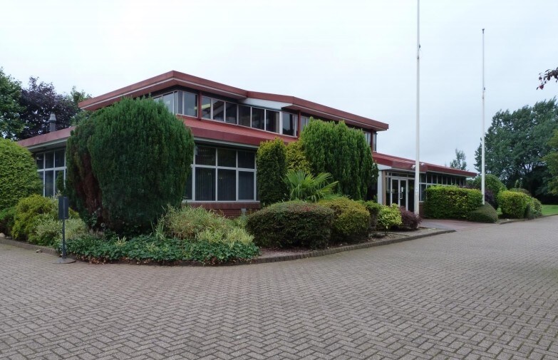 Diamond Way, Stone for sale Primary Photo- Image 1 of 1