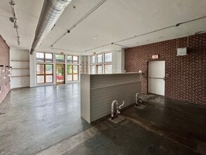 2235 E 6th St, Austin, TX to rent Interior Photo- Image 2 of 10